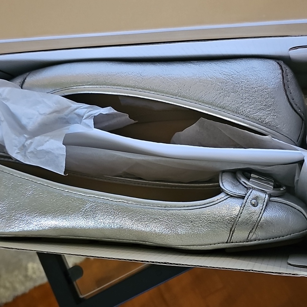 Michael Kors Fulton Leather Metallic Moccasin Womans Size 8 New In Box - Picture 9 of 9